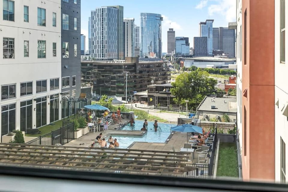 Glam 2BR Walk to Broadway & The Gulch Apartment in The Gulch