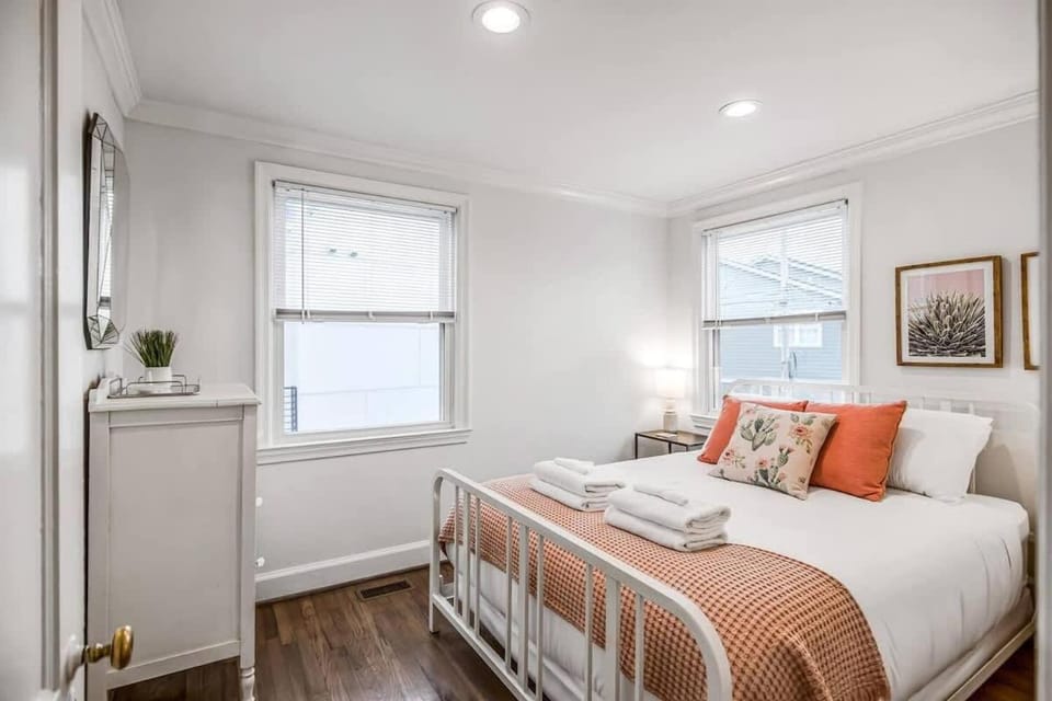 Charming Spacious Home - 10 mins to Downtown House in Berry Hill