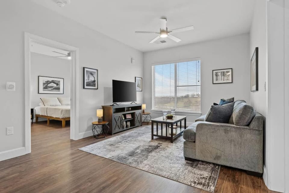 Modern Haven Walk 2 Gulch & Broadway Apartment in The Gulch