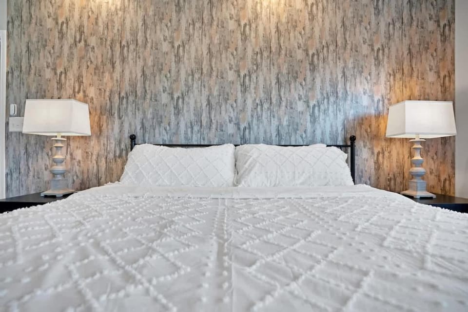 Lux Entertainment Home-The OMEGA House in Clarksville