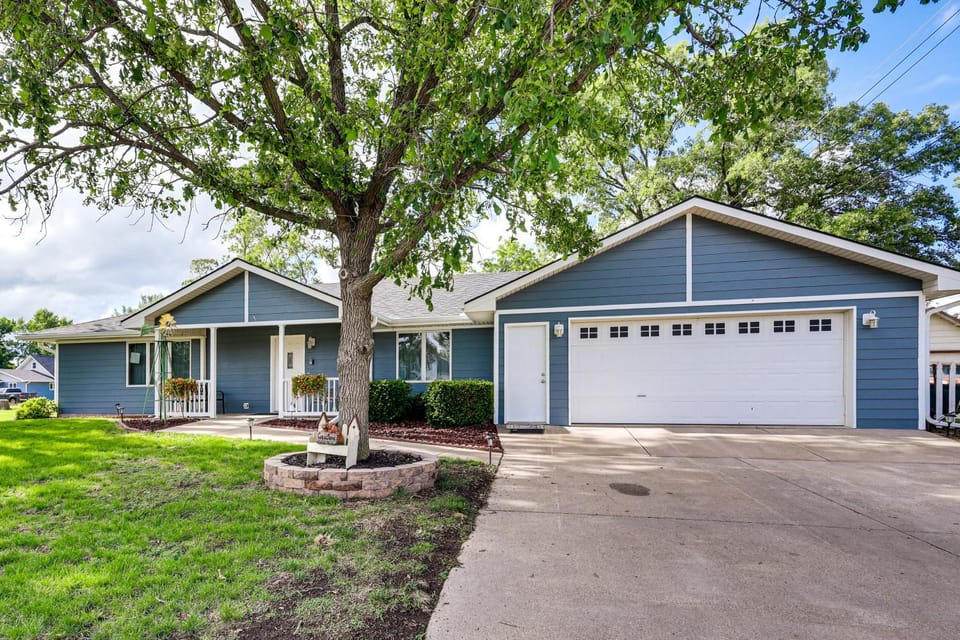Pet-Friendly Exeter Home Near Rte 6 & I-80 House in Nebraska