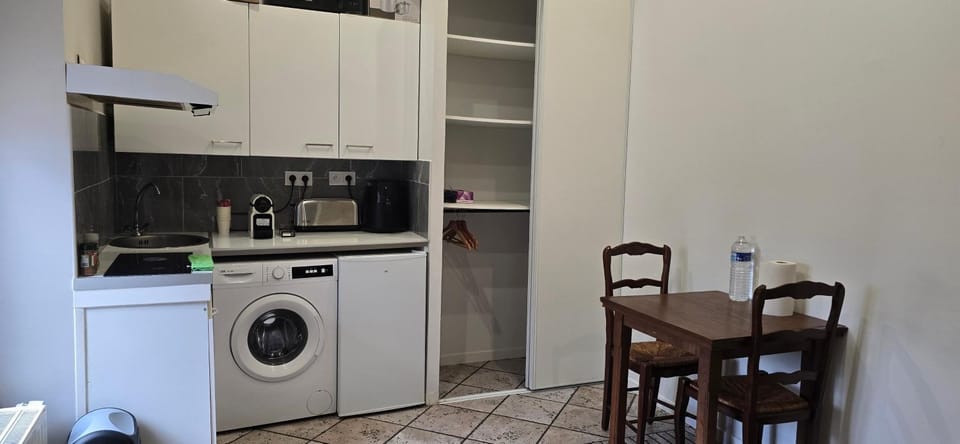Appartement Charmant 25m Apartment in Île-de-France