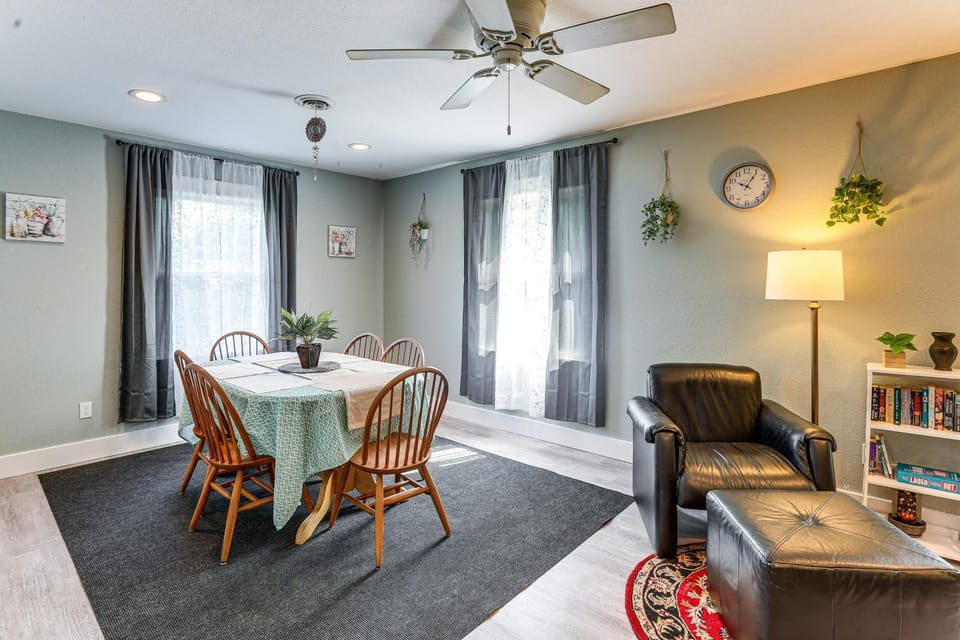 New Listing! Beautiful 4BR Dog-Friendly OBX Home House in Frisco