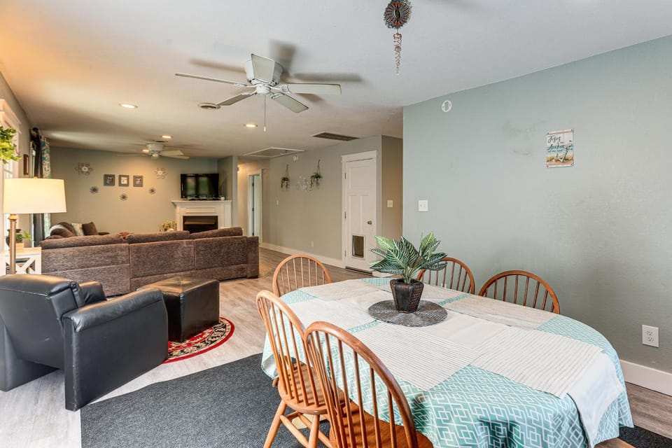 New Listing! Beautiful 4BR Dog-Friendly OBX Home House in Frisco