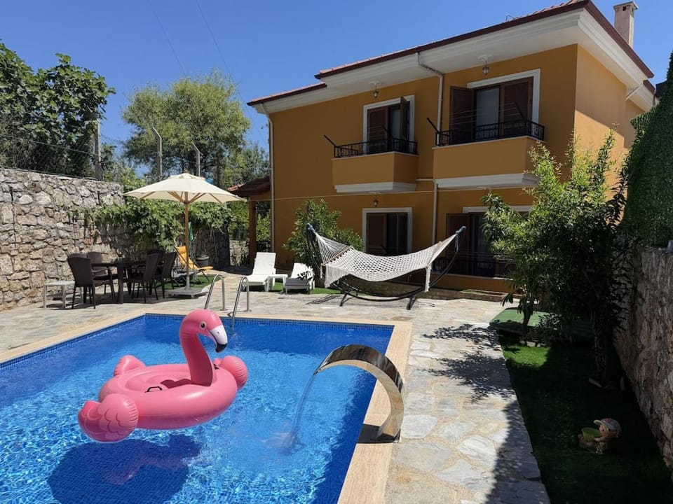 Lodos Selimiye - Spacious Vacation Apartment with Private Pool Apartment in Muğla Province
