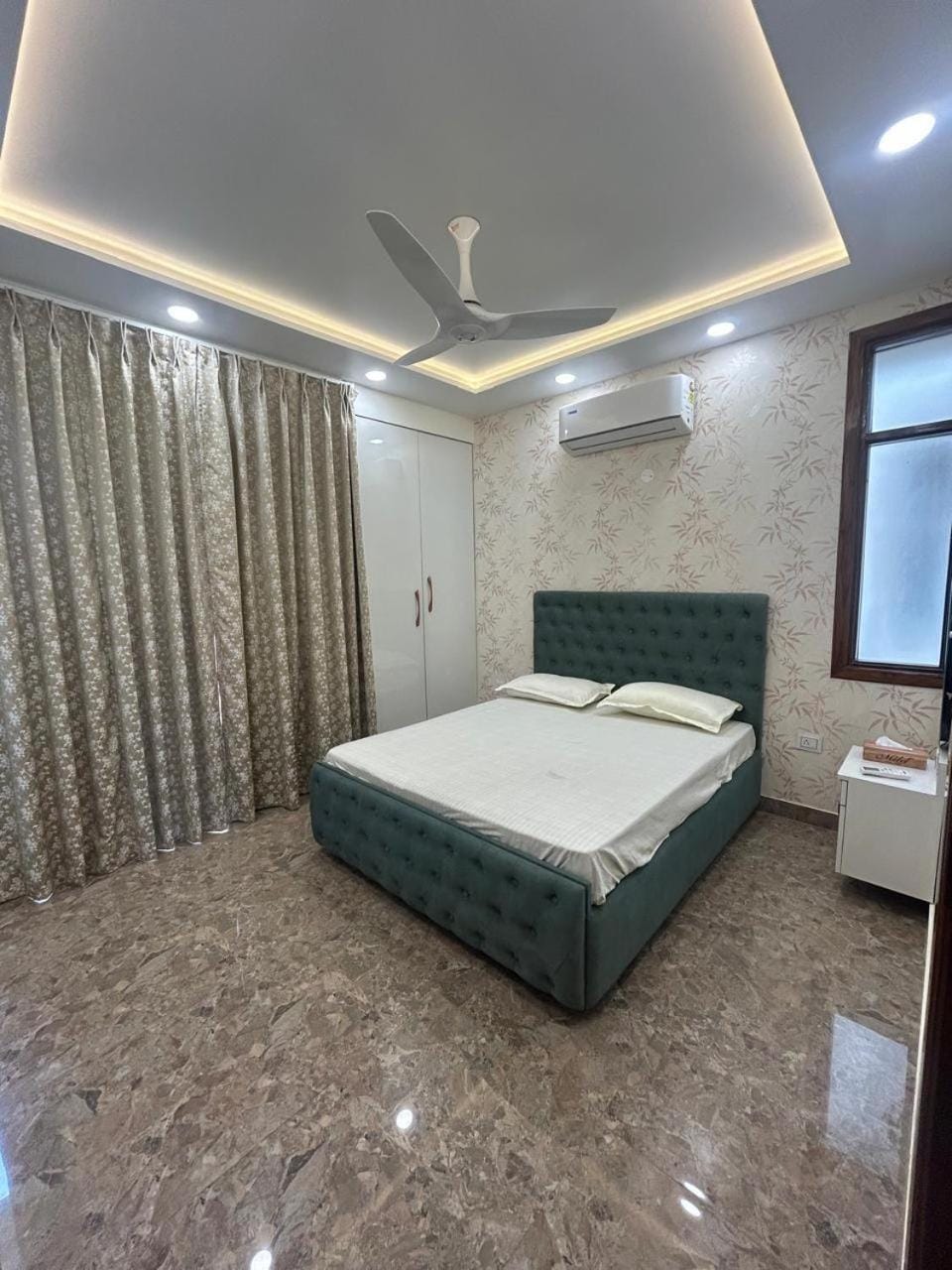 Bed, Photo of the whole room, Bedroom, air conditioner