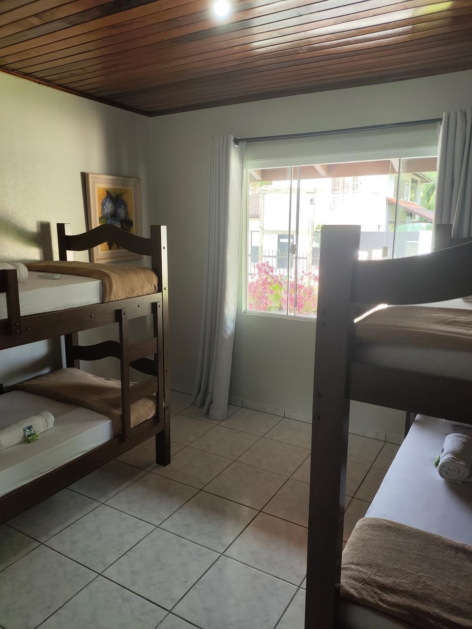 Bedroom, bunk bed
