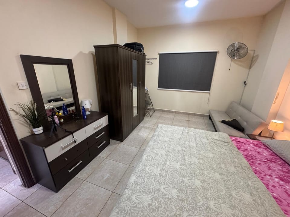 1 BHK Flat Apartment in Al Sharjah