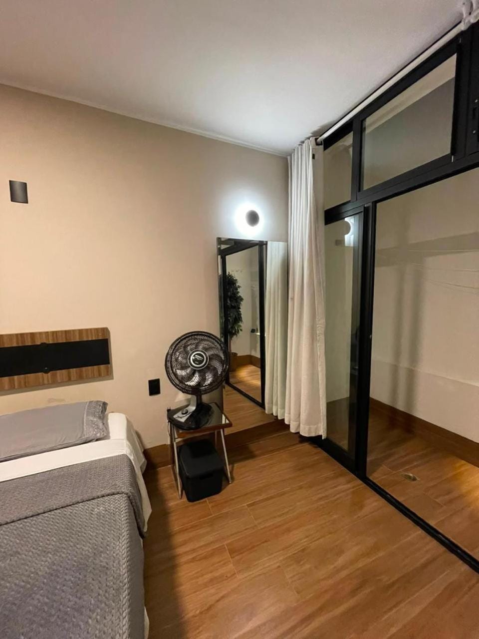 Quarto Casal no coração da cidade, UFLA- UNILAVRAS, prox restaurantes e padaria Vacation rental in State of São Paulo