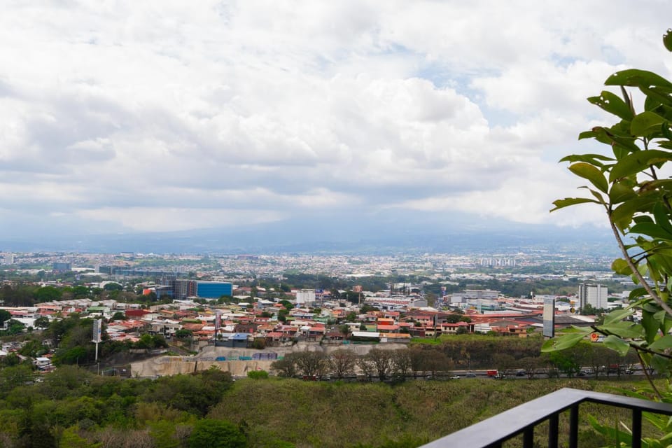 View (from property/room), City view, Landmark view, Mountain view, Street view, Quiet street view