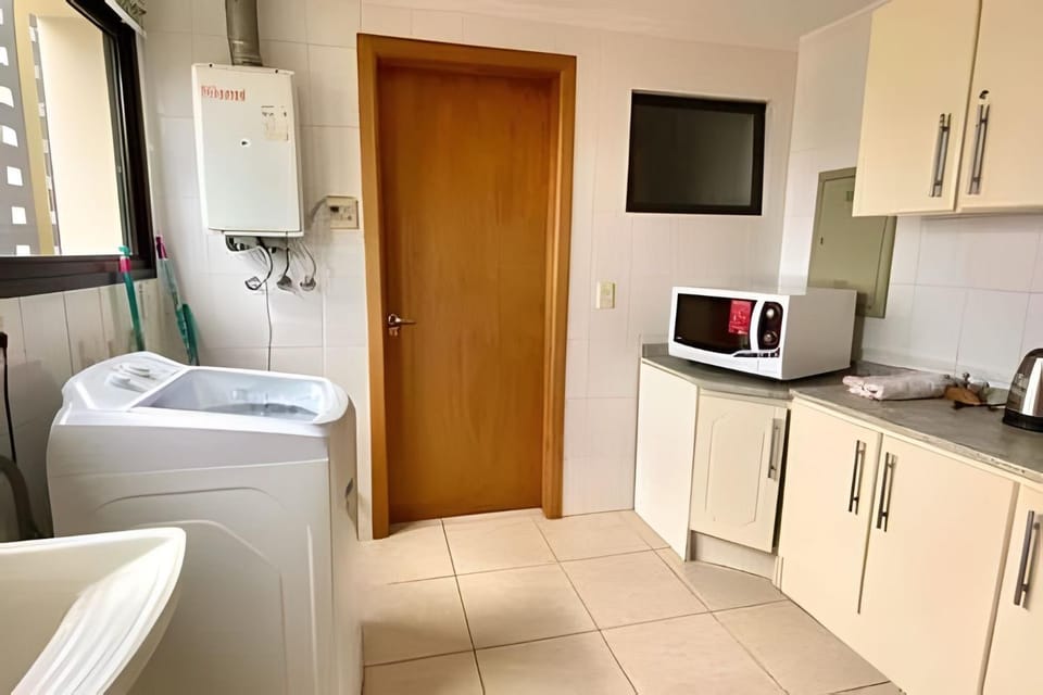 *Apto 4 quartos pertinho da praia e do centro* Apartment in State of Santa Catarina