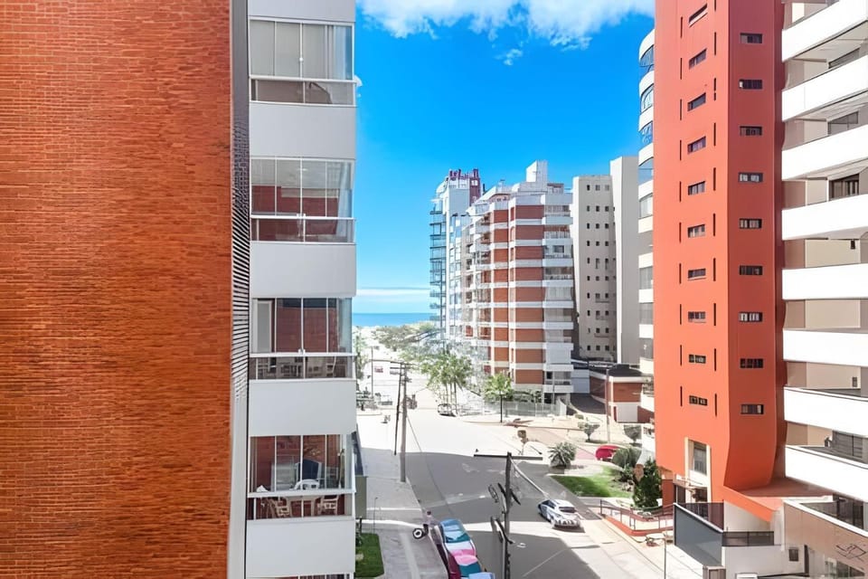 *Apto 4 quartos pertinho da praia e do centro* Apartment in State of Santa Catarina
