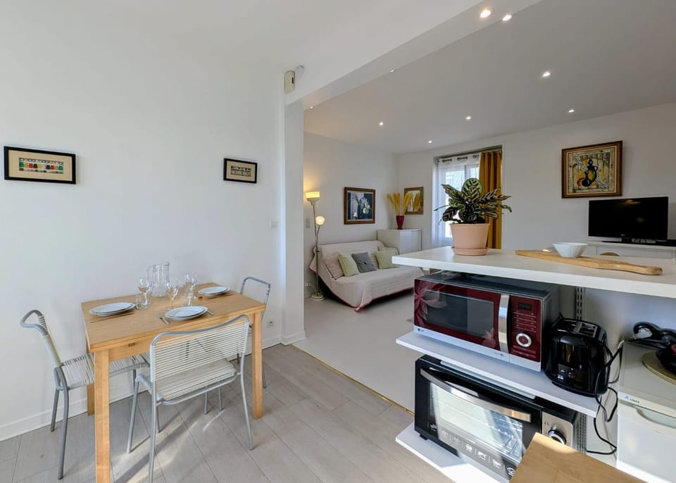 Le Cœur du Val-André, T2 à 60m de la plage Apartment in Brittany