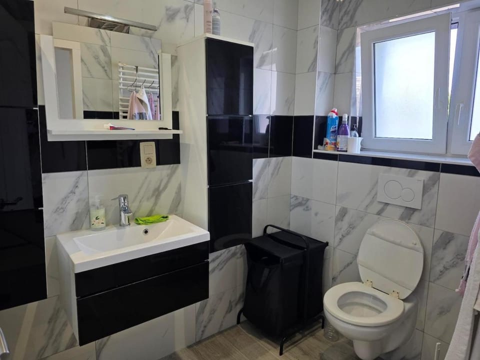 Maison Élégante - Space & Comfort Vilvoorde Apartment in Flanders