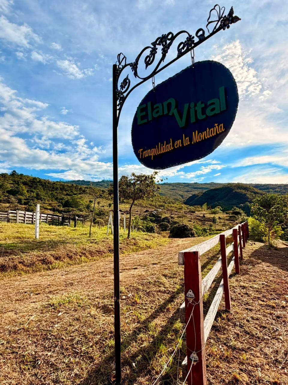 Day, Property logo or sign, Natural landscape, Mountain view
