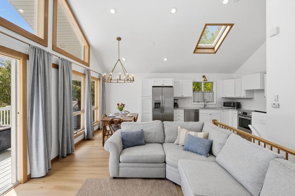 2 Mi to Charlestown Beach! South County Home House in Charleston