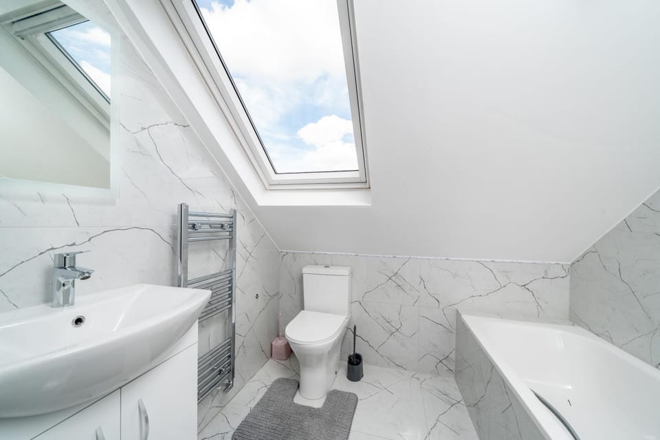 Stylish 2-Bed Wembley Stadium & Central London Apartment in London