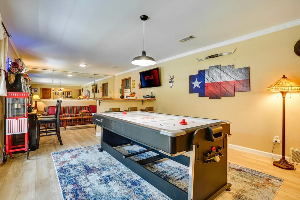Hot Tub & Game Room! Home 15 Mi to AT&T Stadium House in North Richland Hills