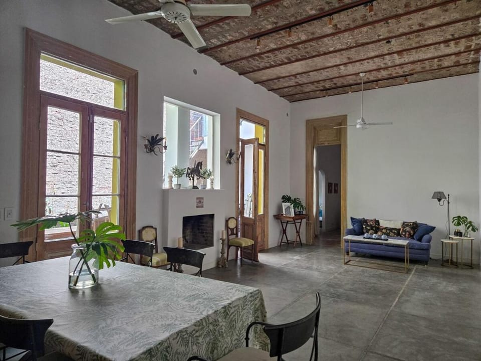 Casa Palermo - Elegant 5 bedroom House with Patio Apartment in Buenos Aires
