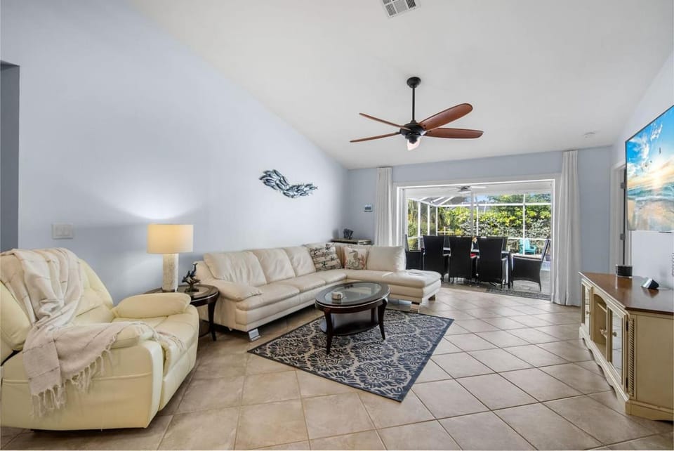 Bonita Beach Escape Pool, Bikes & Paddleboards Villa in North Naples