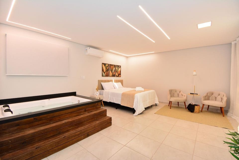 Hot Tub, Bedroom