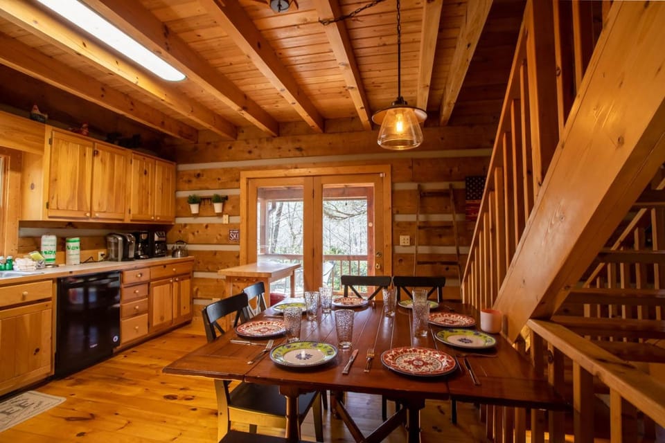 The Mountain Peek Blowing Rock House in Watauga
