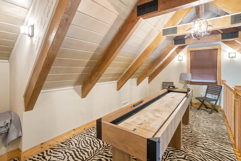 The Cozy Cub Blowing Rock House in Watauga