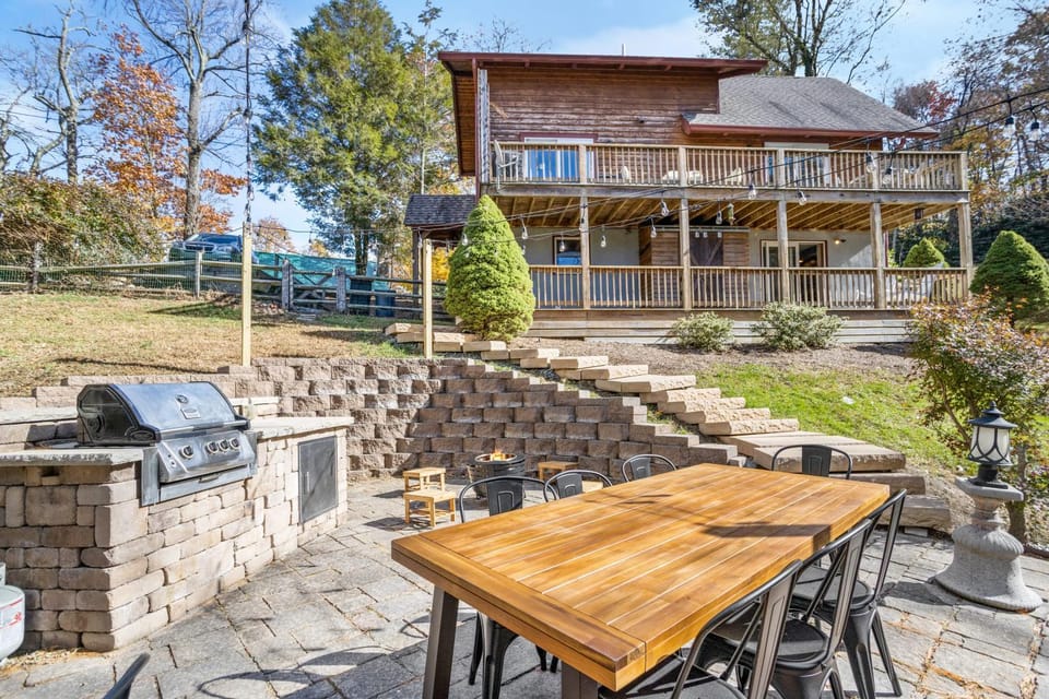 The Cozy Cub Blowing Rock House in Watauga