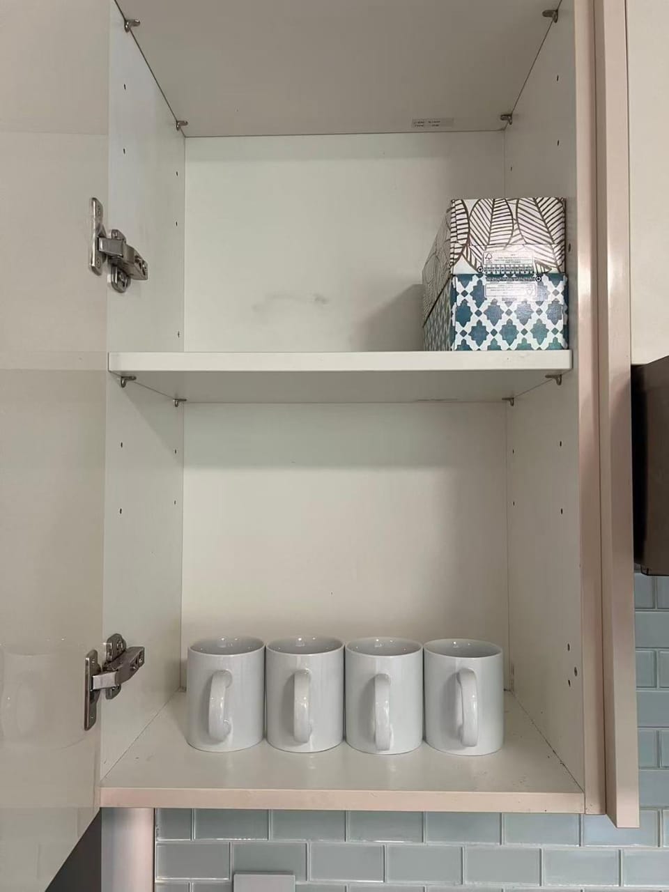 Cozy Kerrisdale Laneway Suite Kitchen Laundry House in Vancouver