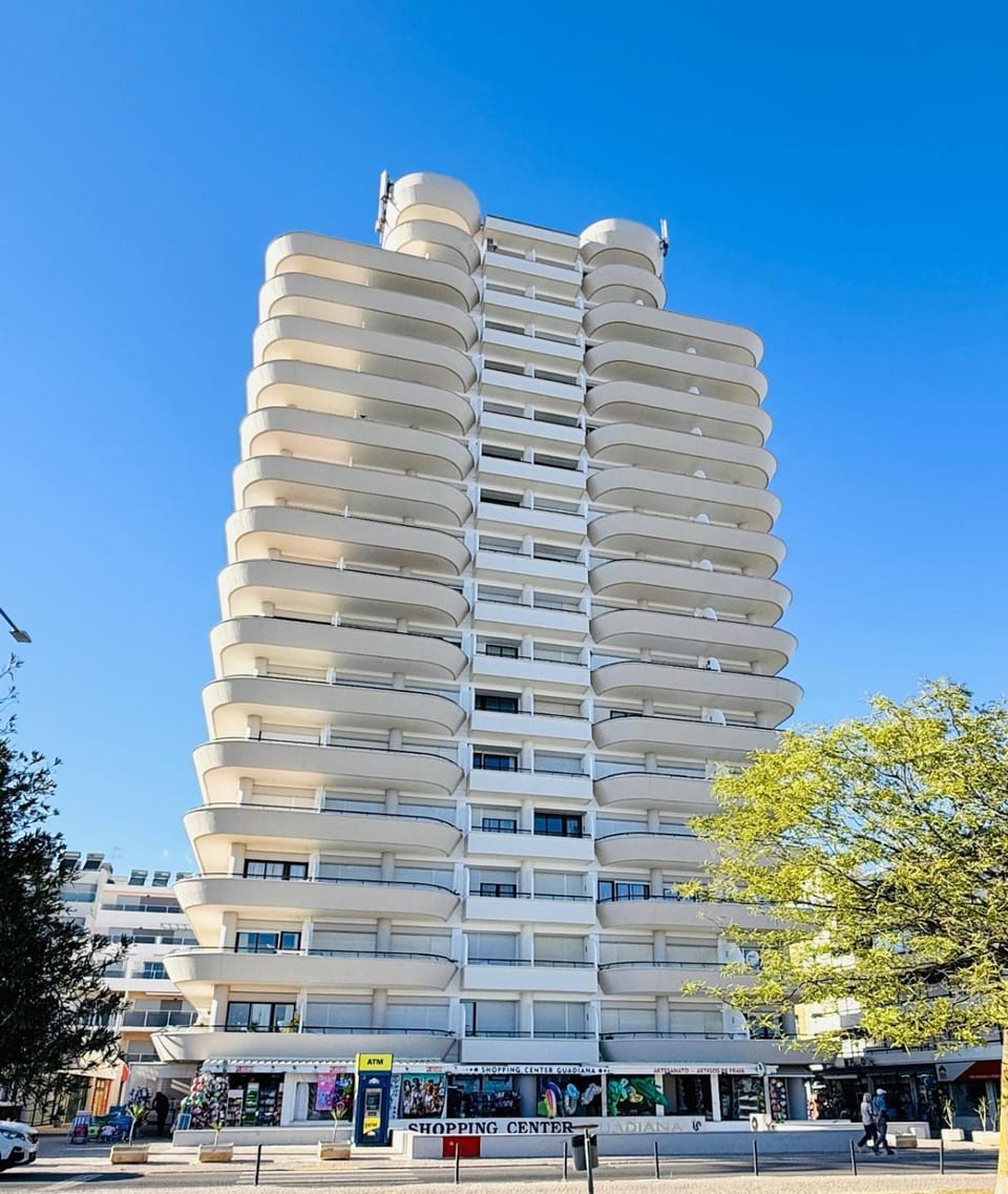 Property building, Day, Location