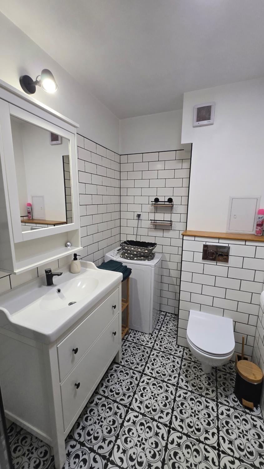 Bathroom, washing machine