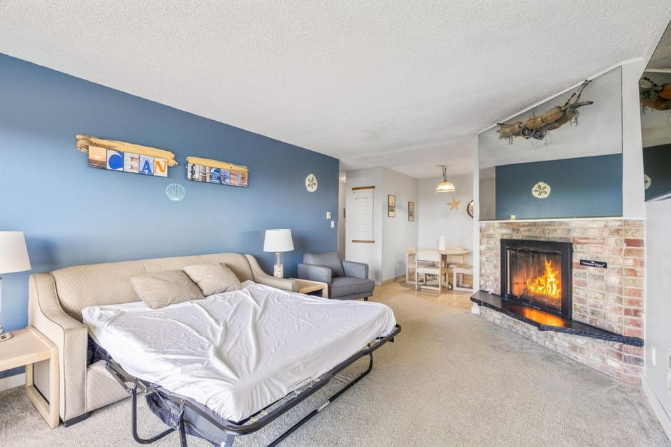 1st Floor Family Suite with Full Kitchen - Pool and Hot Tub House in Ocean Shores