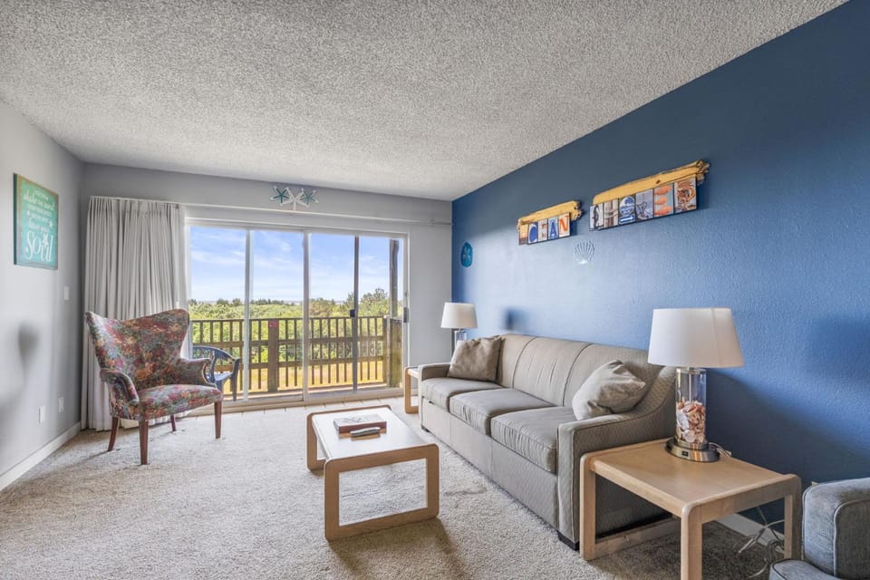 1st Floor Family Suite with Full Kitchen - Pool and Hot Tub House in Ocean Shores