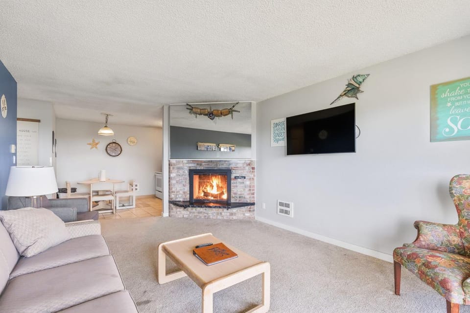 1st Floor Family Suite with Full Kitchen - Pool and Hot Tub House in Ocean Shores