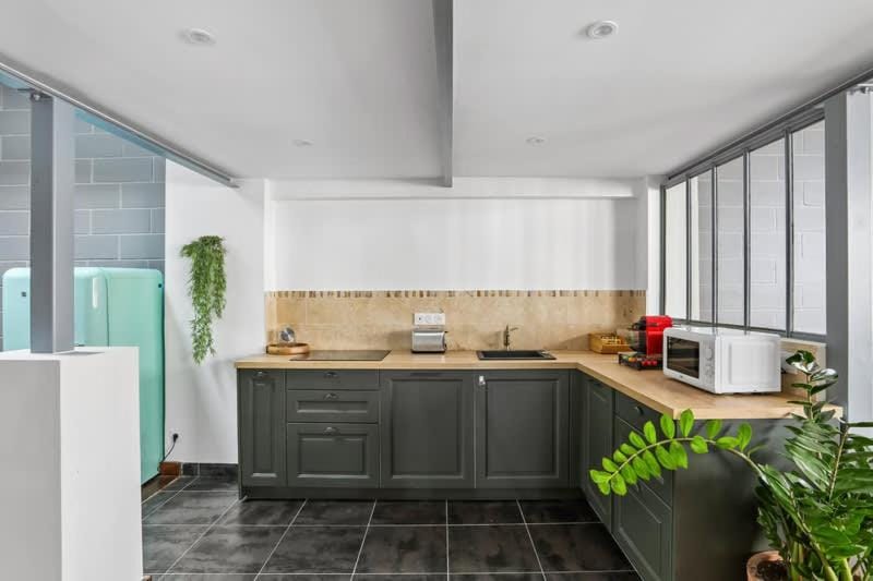 Kitchen or kitchenette, oven, stove, toaster