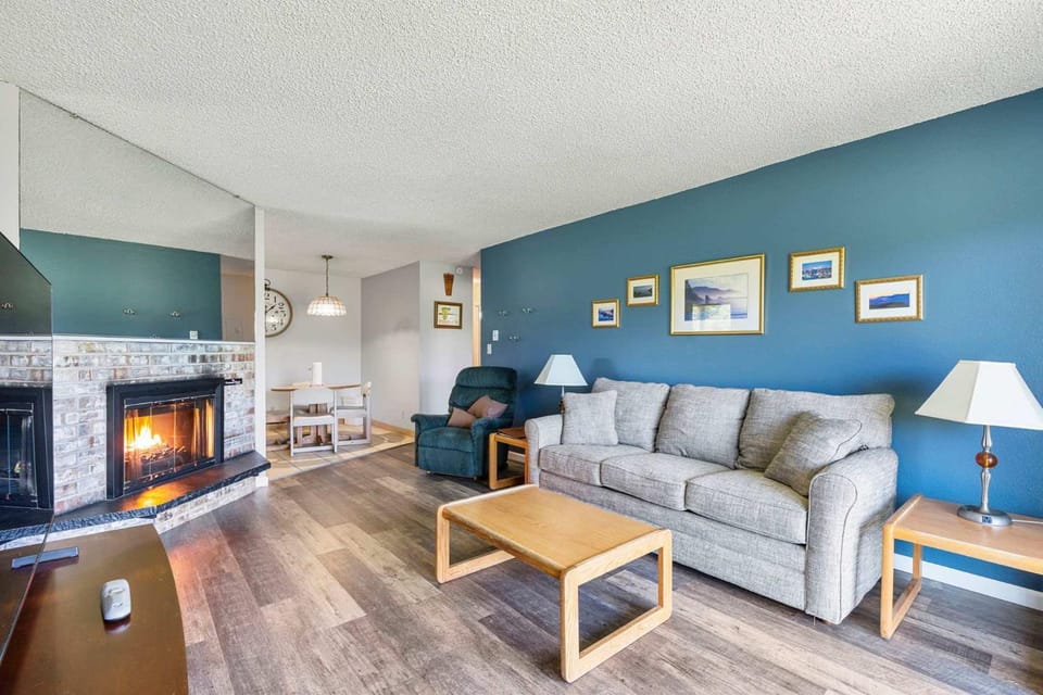 Ground Floor Family Suite - Pet-Friendly - Pool and Hot Tub House in Ocean Shores