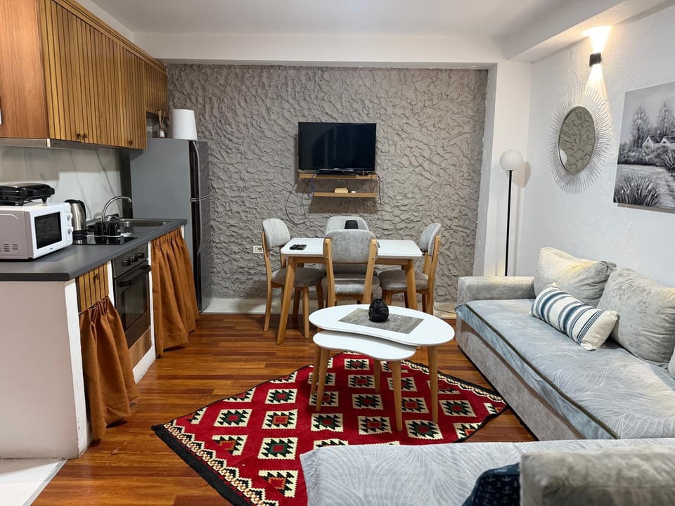 TV and multimedia, Living room, Seating area, stove