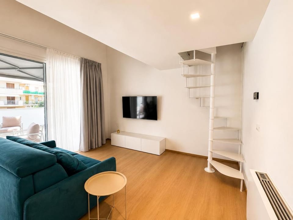TV and multimedia, Living room, Seating area