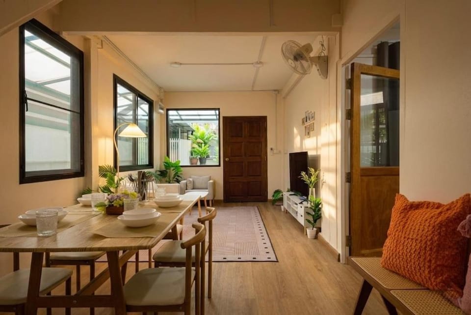 Traditional Thai House Garden Cinema Pool MRT Villa in Bangkok
