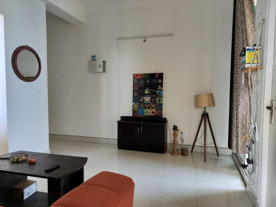 Ventilated and Cosy 2BHK,IIM Lucknow Apartment in Lucknow