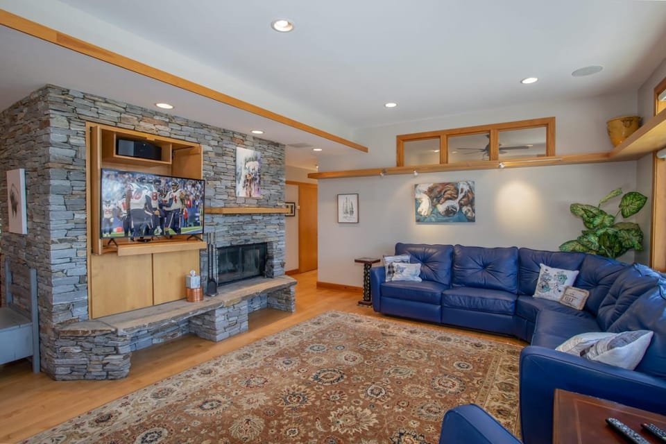 Snow Dog Lodge House in Beech Mountain
