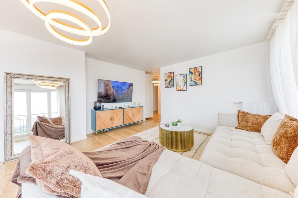 Communal lounge/ TV room, TV and multimedia, Living room, Seating area