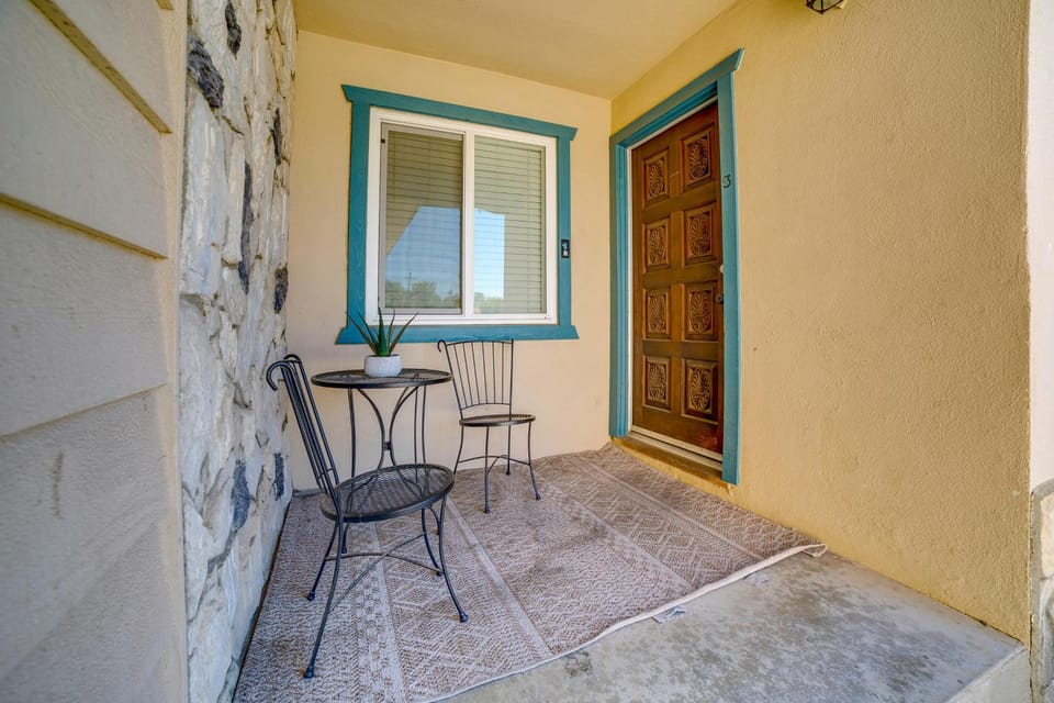 Commuter Friendly! Extended Stay in Riverside House in Riverside