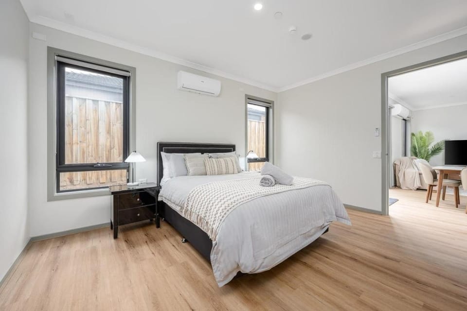 Verdant Hill Brand New Friendly Home House in Truganina
