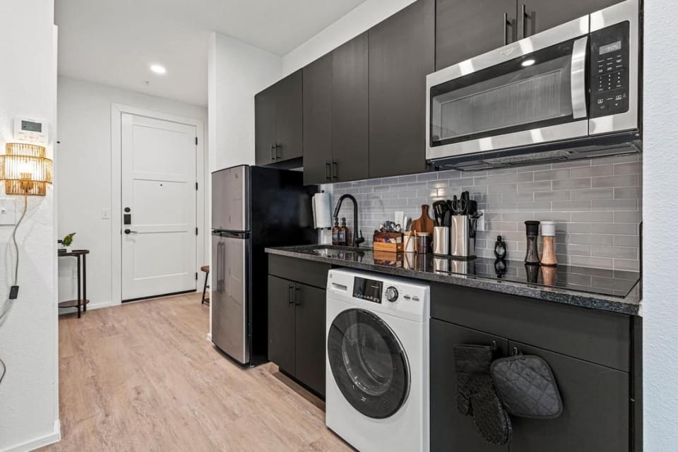 Bishop Arts Getaway, Yoga, Gym, Entertainment Apartment in Dallas