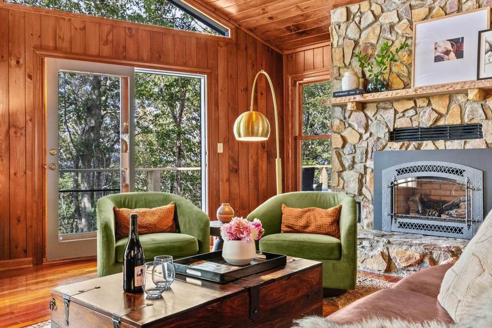 Longview Lodge House in Brushy Fork