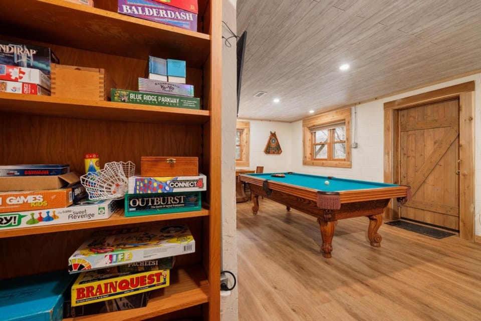 Maroon Bells High Country House in Brushy Fork