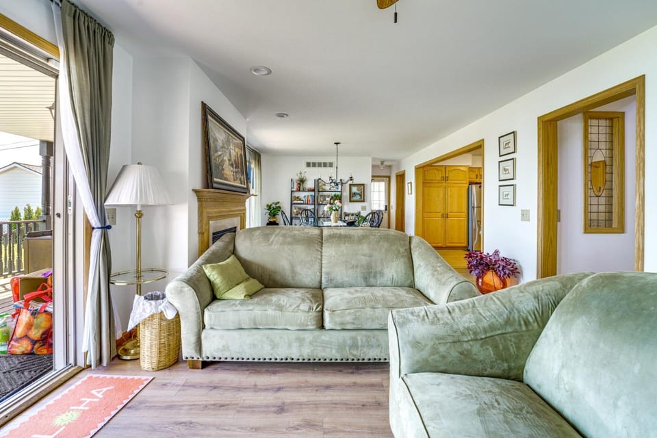 Lake Huron Beach Home! Sleeps 16, Near Lakeport SP House in Lakeport