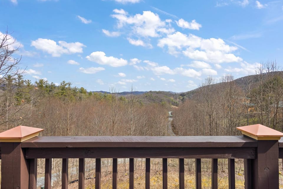 Mountain Thyme High Country House in Watauga
