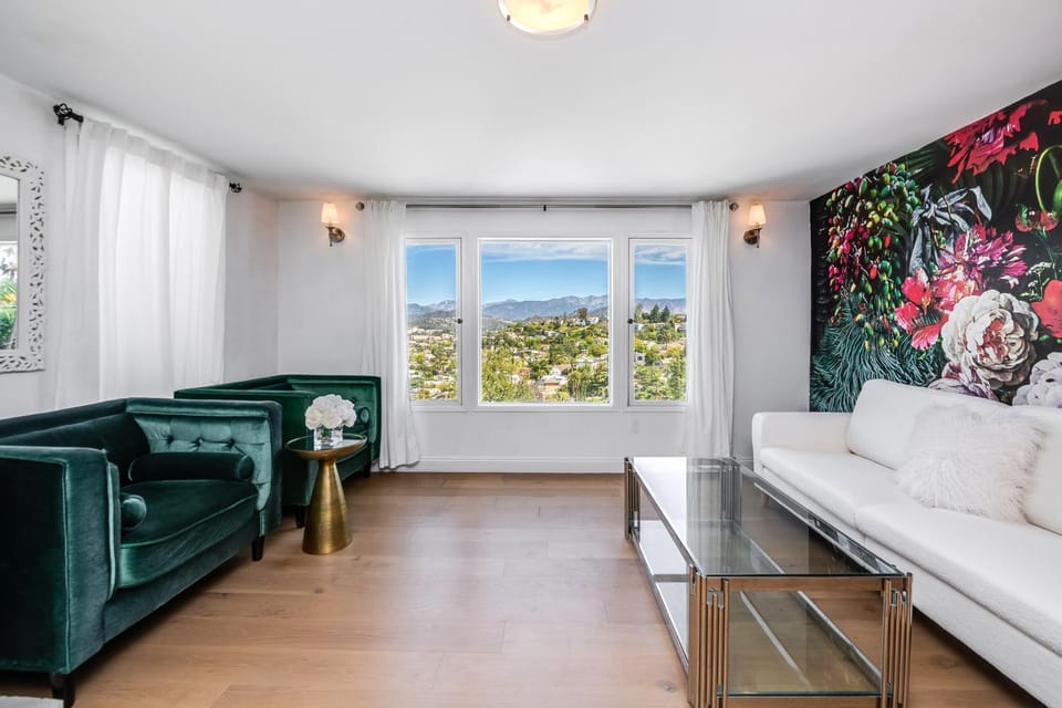 Classic Hollywood Mansion in the Glendale Hills Apartment in Eagle Rock